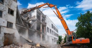 Промышленный демонтаж зданий Киров, цена от 2947 руб.